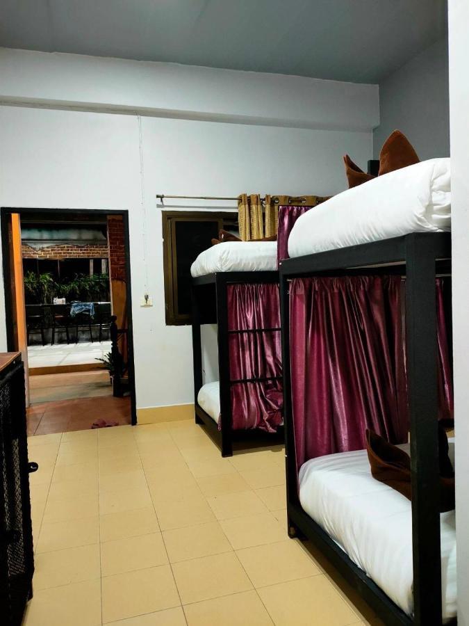 Save Hostel Ko Tao Pokoj fotografie